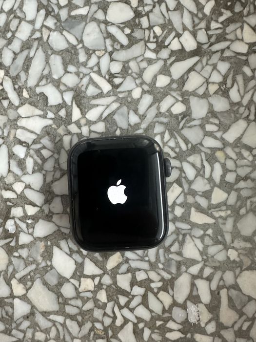 Apple Watch SE/ 44mm