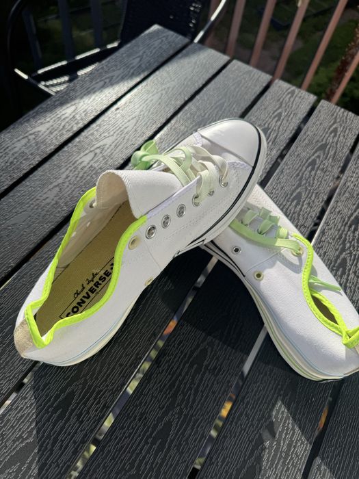 Converse  butty nowe