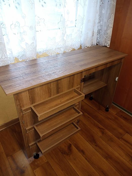 Szafka/biurko na maszynę do szycia