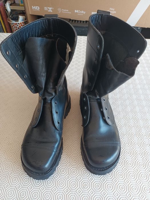 Botas da tropa como novas