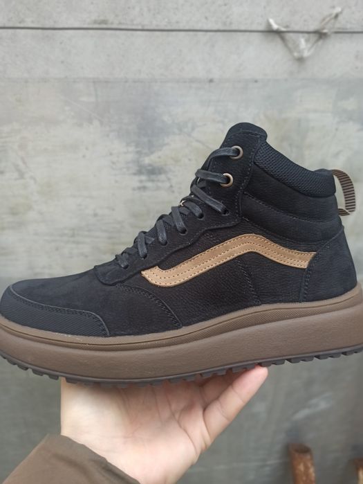 40 р. Зимние кожаные мужские ботинки на меху