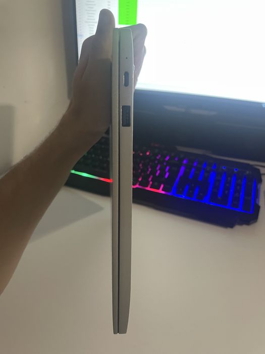 Продам ноутбук для ігор xiaomi i5 mx150 8gb батарея 2 год