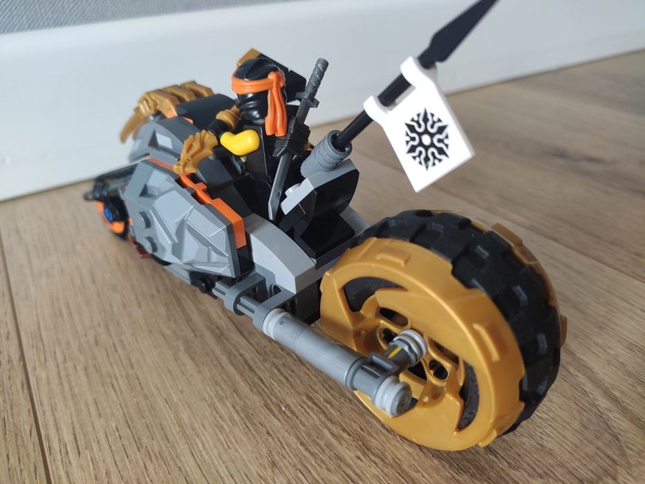 LEGO Ninjago Motocykl Cole'a 70672