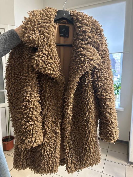 Трендова шубка ZARA