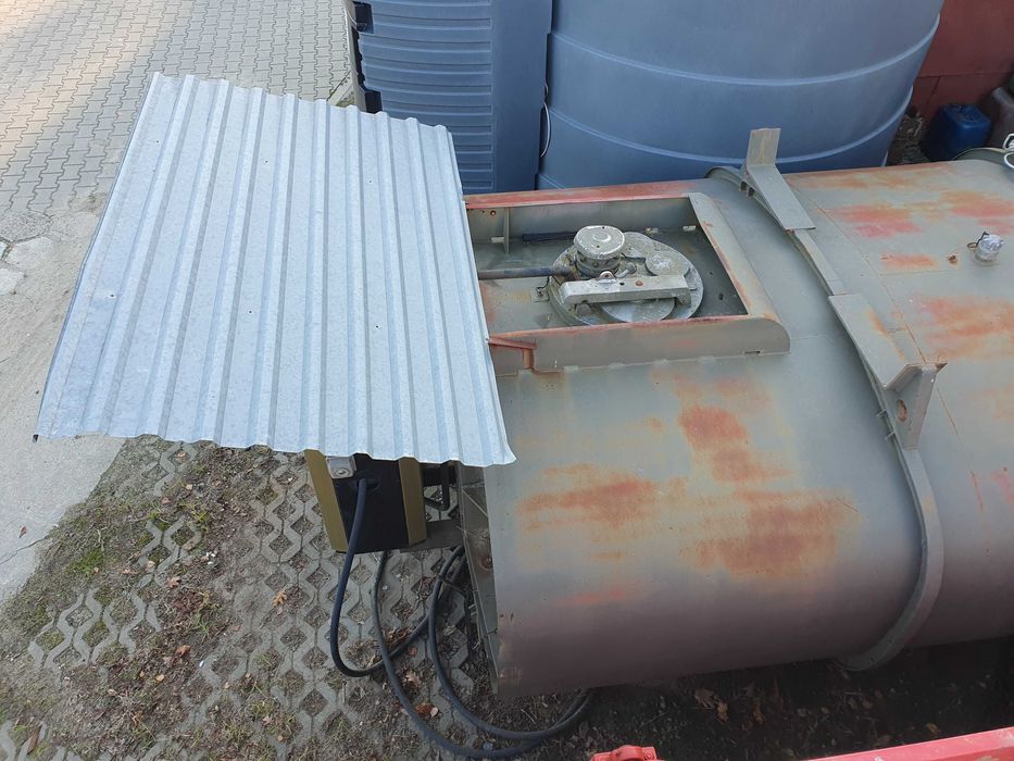 Zbiornik z dystrybutorem na olej napędowy 8400 L