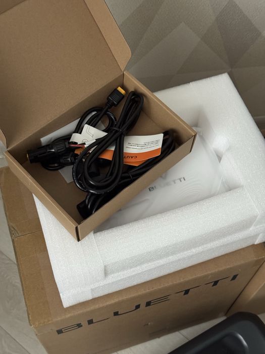 Нова зарядна станція Bluetti AC70 (768 ВТ•год) Європа