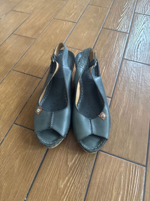 Szare buty letnie damskie na koturnie 39 Lasocki