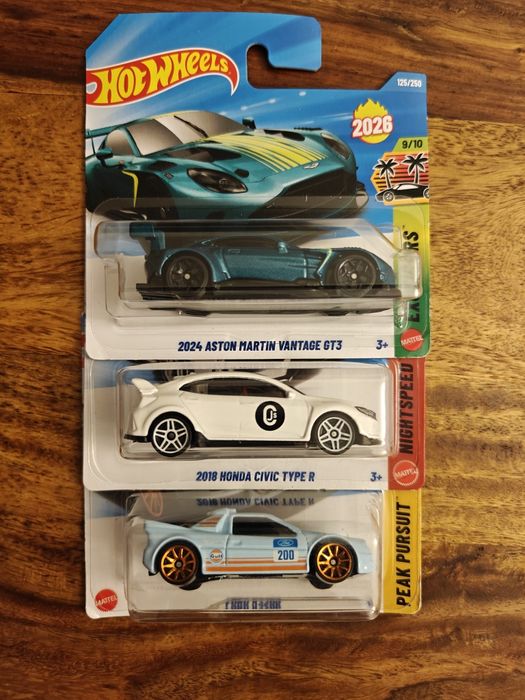 Zestaw hot wheels main line Aston Martin Honda Civic Ford RS200