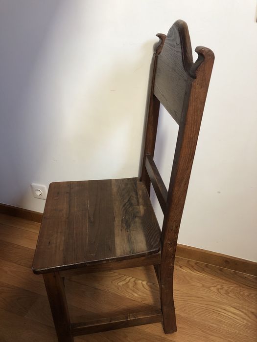 Cadeiras em madeira maciça valor para 5 unidades