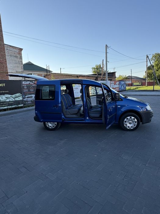 Volkswagen Caddy 1.6mpi бензин
