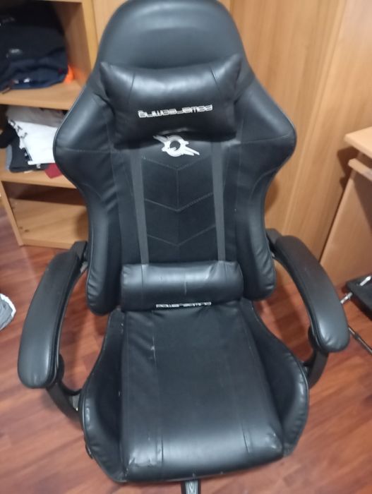 Cadeira gaming com colunas e massagem