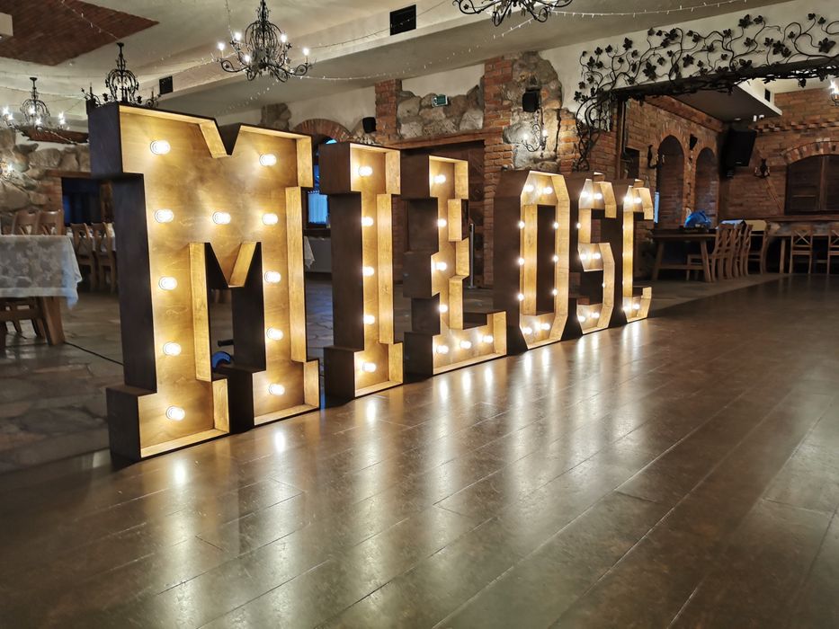 Wesele/urodziny: Fotobudka, pudło z balonami,LOVE/Miłość, dym, bańki