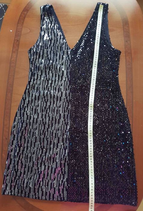 Сукня святкова у паєтки Zara.