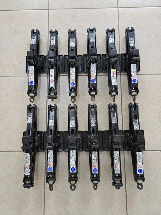 Домкрат Fiat Gande Punto Bravo Brava Idea Linea Panda Albea Крюк Гак