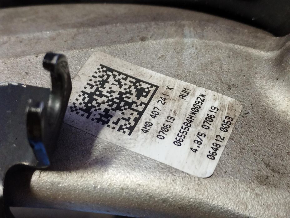 Ступиця Audi E-TRON кулак цапфа передня ліва 4M0407253K е трон