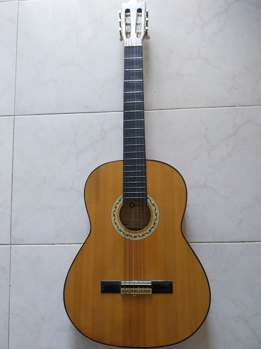 Viola classica century  como nova