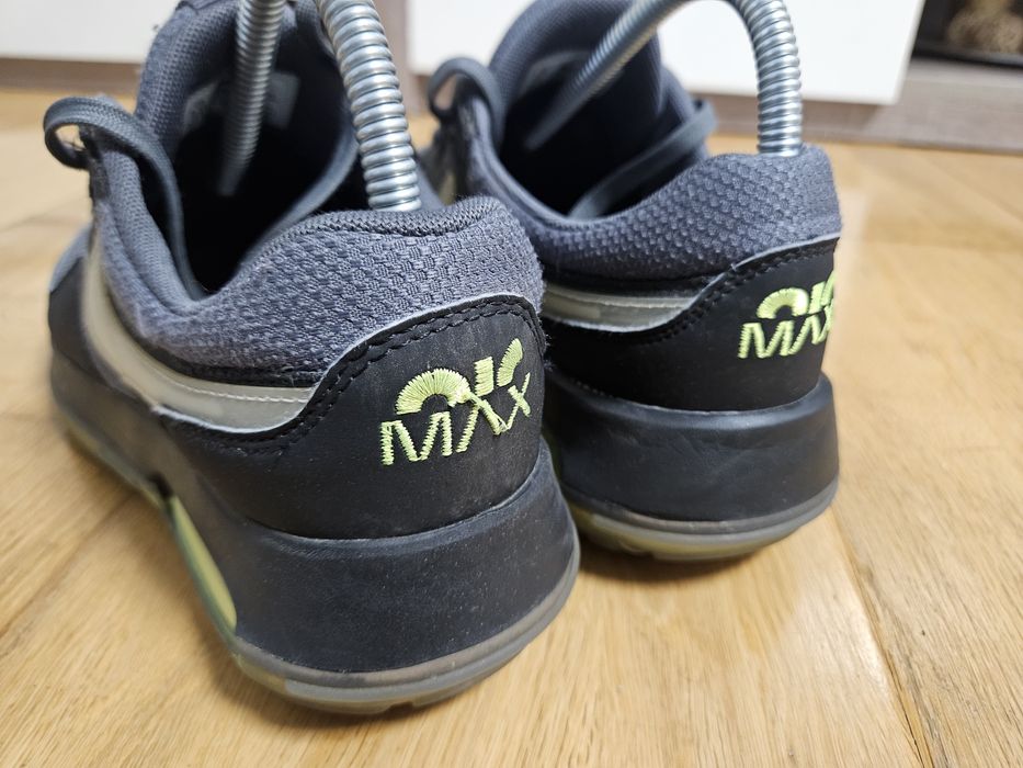 Nike airmax Motif 38