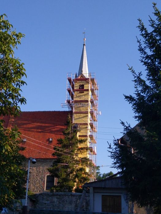 Wynajem rusztowań elewacyjnych