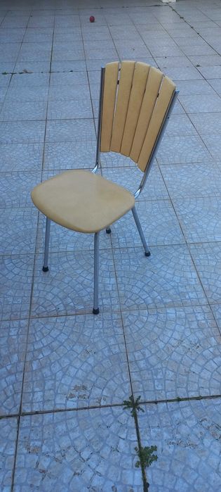 Mesa de cozinha com 4 cadeiras