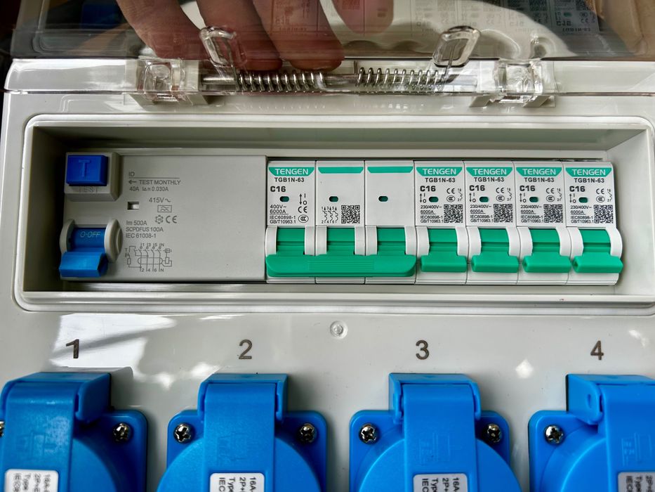 Three-Phase Distribution Board 32 A492638362435604483