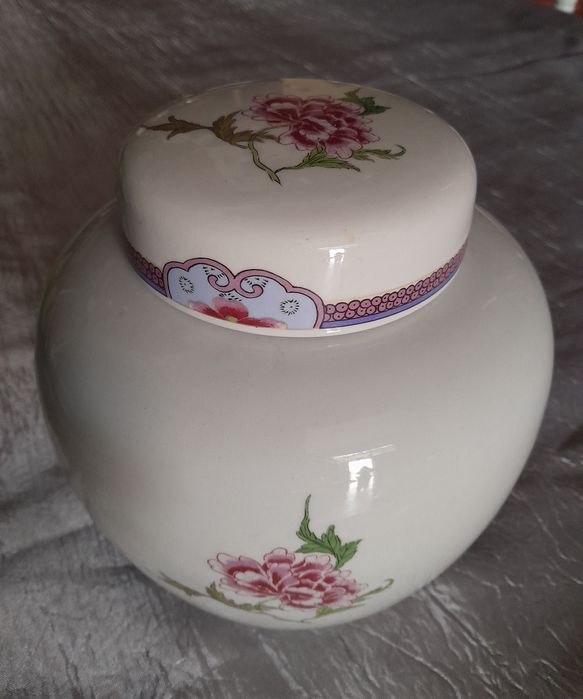 Small decorative pot459630471755212801