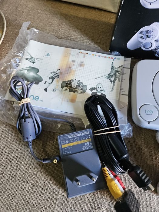 Consola psone com caixa