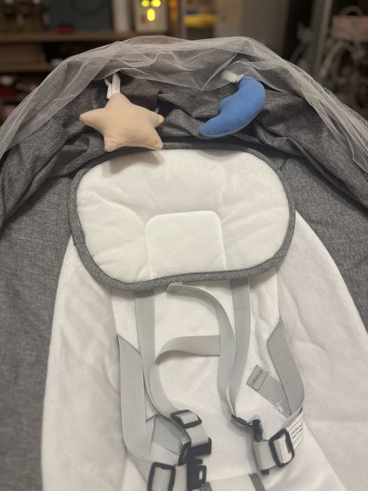 Продам заколисуючий центр Dearest Baby