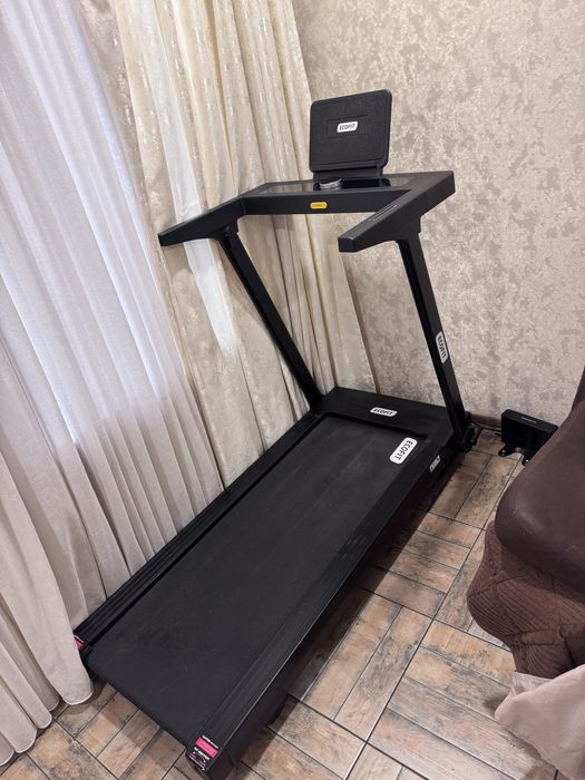 Бігова доріжка нова