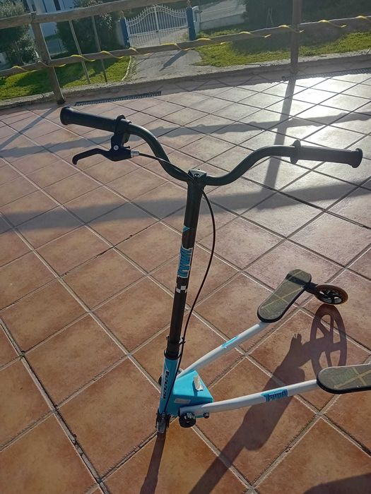 Trotinete 3 rodas c/travão pouco uso