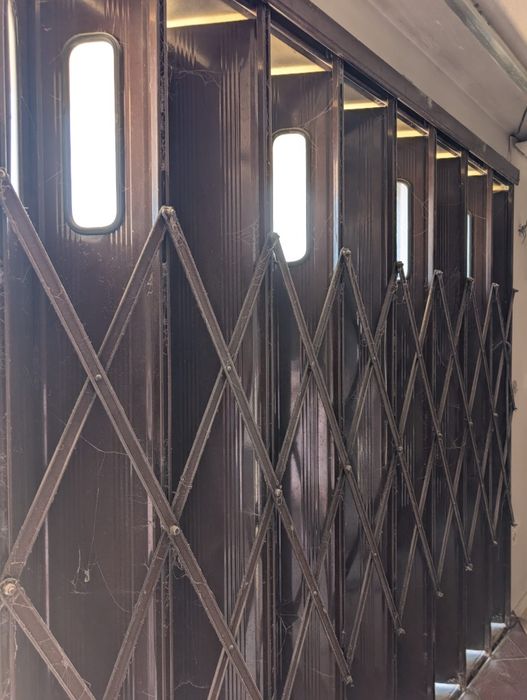 Portão Fole castanho