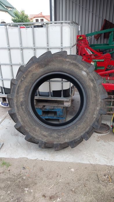 Opona 380 70 R24