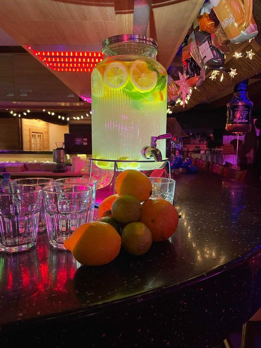 Mobilny Bar z Barmanem Usługi Barmańskie