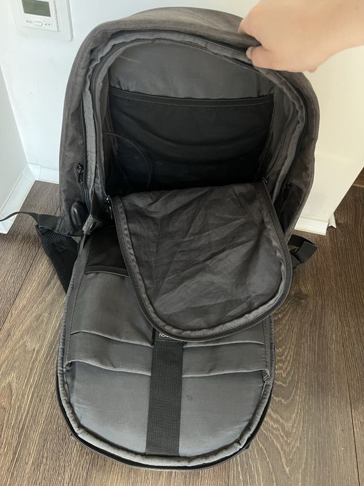 Рюкзак-антизлодій Bobby Hero Regular Оригінал  чорний