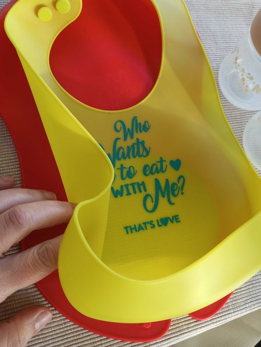 Babete silicone lavável e confortável