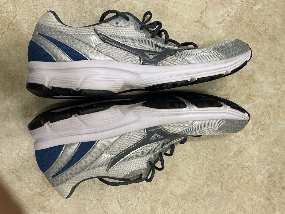 Кросівки New Balance 460v3,Mizuno