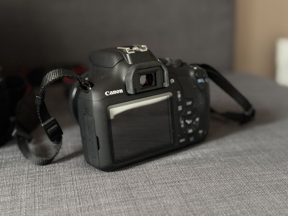 Aparat fotograficzny | Lustrzanka | Canon EOS 2000D