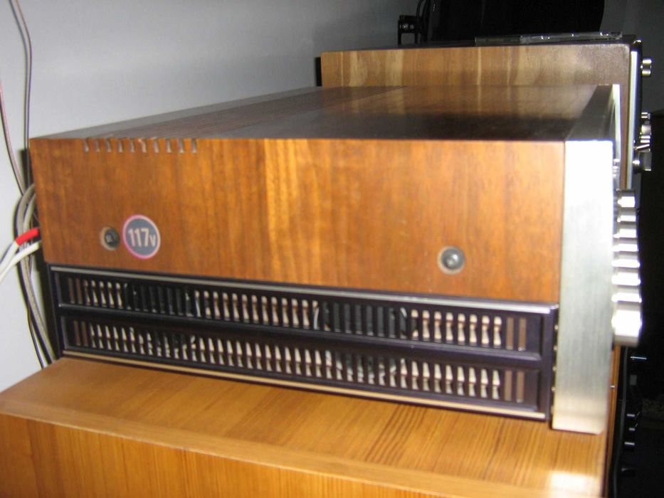 TOP  Model - Receiver Sansui Eight Deluxe