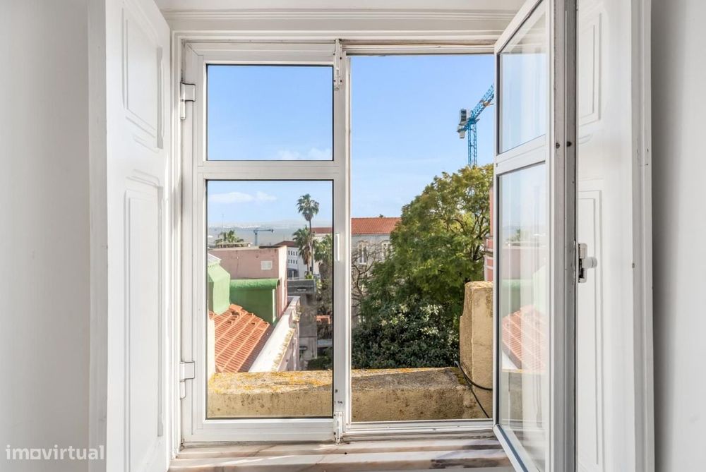 Apartamento T2 + 1 com vista, Estrela, Lisboa