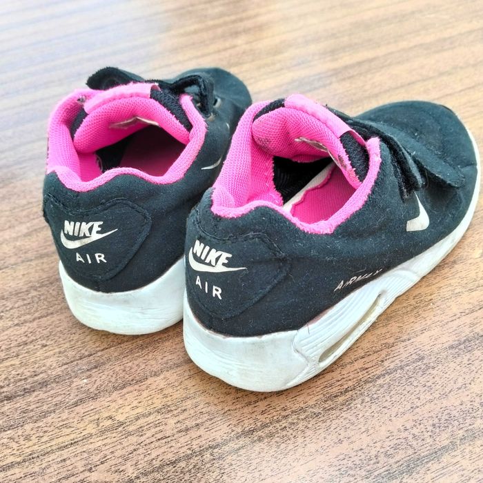 Tenis criança de Nike 28