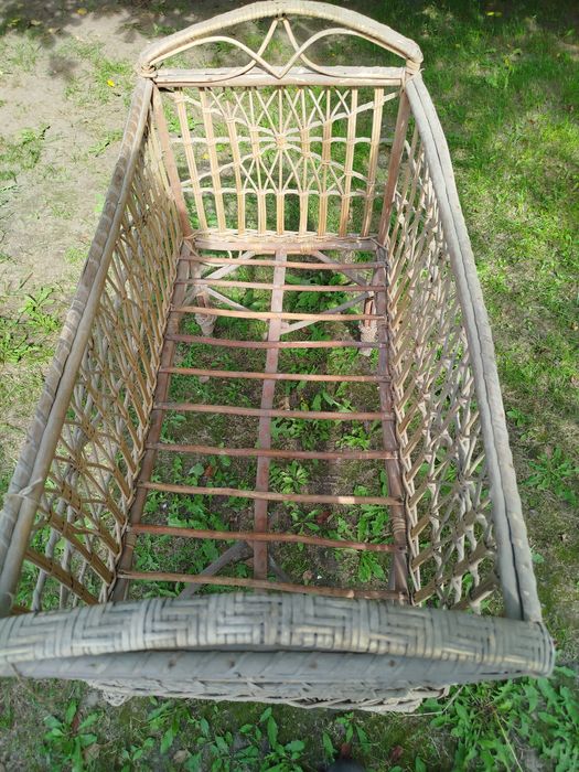 Дитяче ліжечко, старовинне