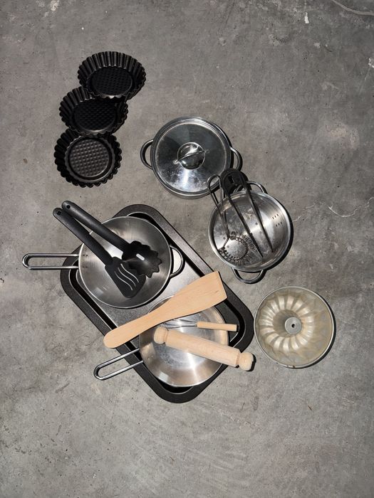 Cozinha Ikea com diversos acessorios