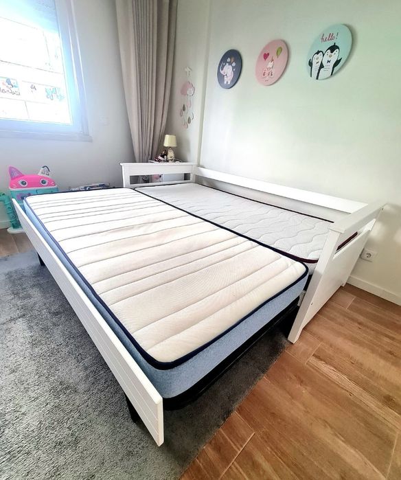 Cama dupla + 2 colchões em ótimo estado