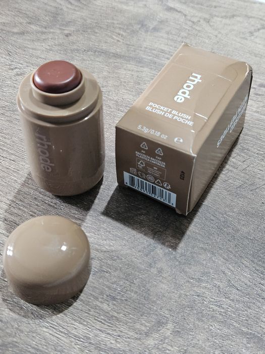 Rhode toasted teddy róż do policzków pocket blush