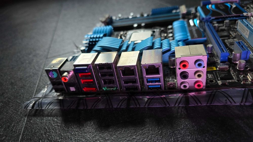 ASUS P8P67 Deluxe - Płyta główna