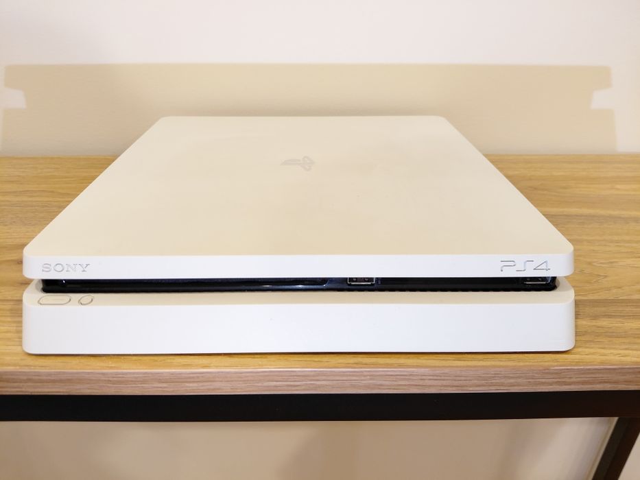 PlayStation 4 Slim 500GB como nova