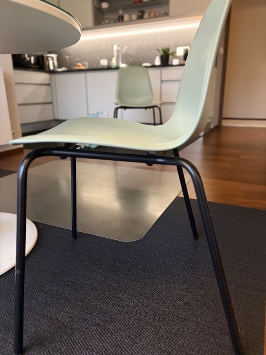 Mesa nova 1,00mts com 4 cadeiras