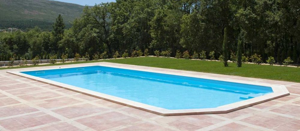 Pérgulas, piscinas e mobiliário de exterior