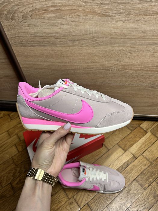 Кросівки жіночі Nike, Puma