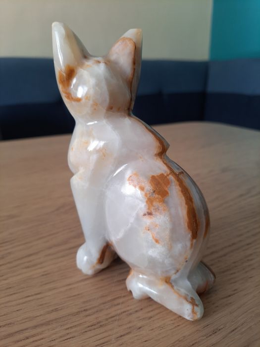 Figurka kota kamienna