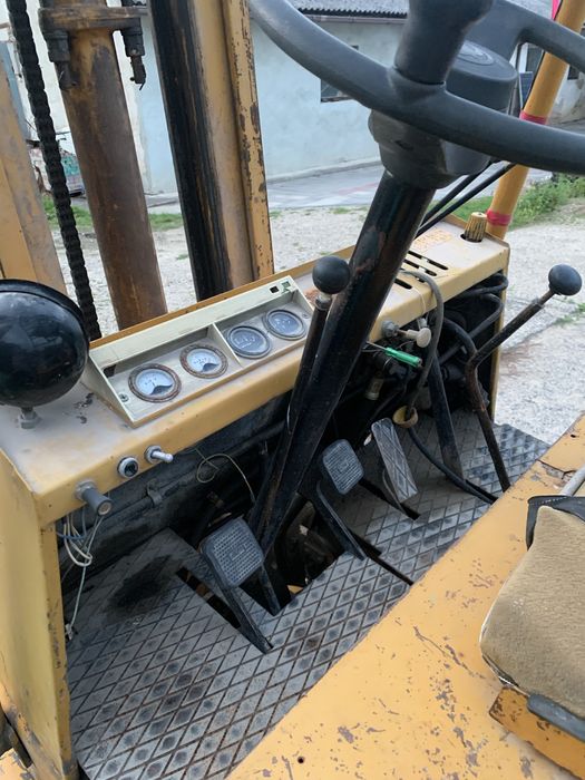 Погрузчик вилочний 3т.